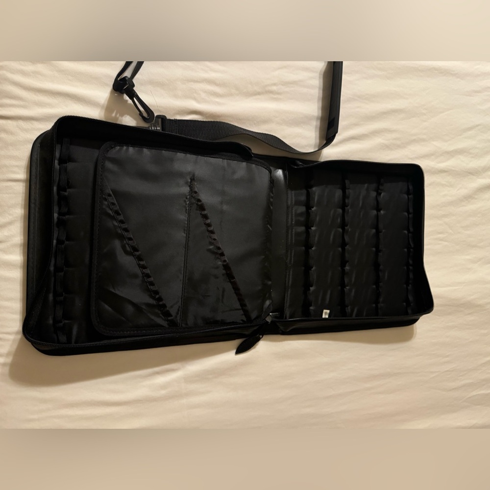 Essential Oils Carrying Case - Picture 5 of 7